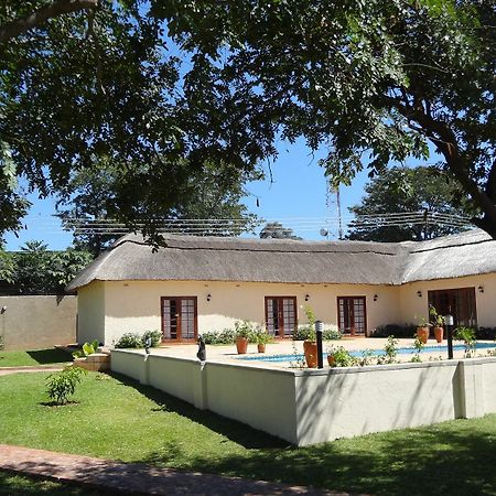 Mandebele Lodge Водопад Виктория Экстерьер фото
