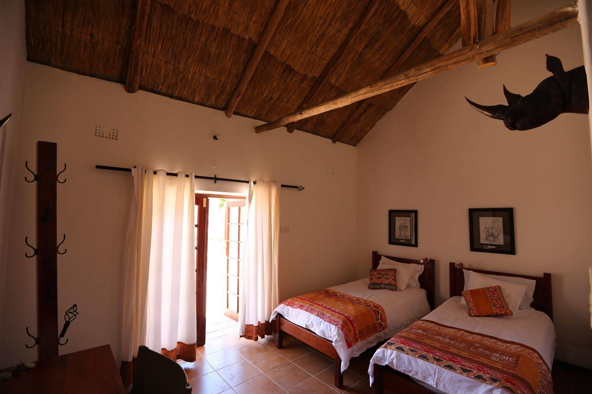 Mandebele Lodge Водопад Виктория Экстерьер фото